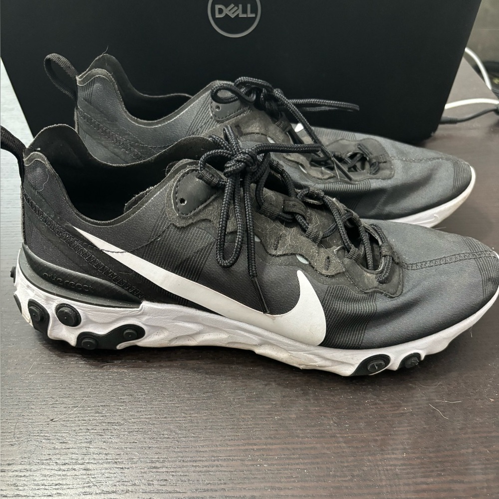 Black Nike Shoes